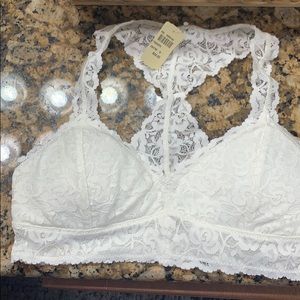 NWT LACE BRALETTE SIZE M lined